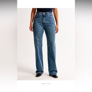 Curve Love High Rise 90s Relaxed Jean - Medium Wash